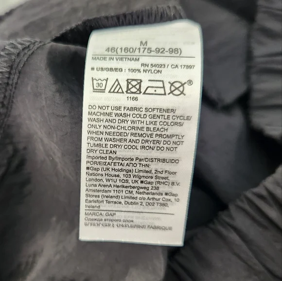 GAP Fit Black Nylon Pants - Size M - Picture 4 of 4